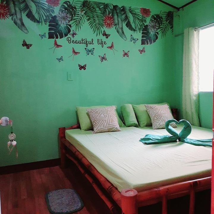 Rovi Homestay Coron Bagian luar foto