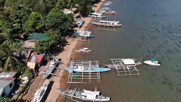 Rovi Homestay Coron Bagian luar foto